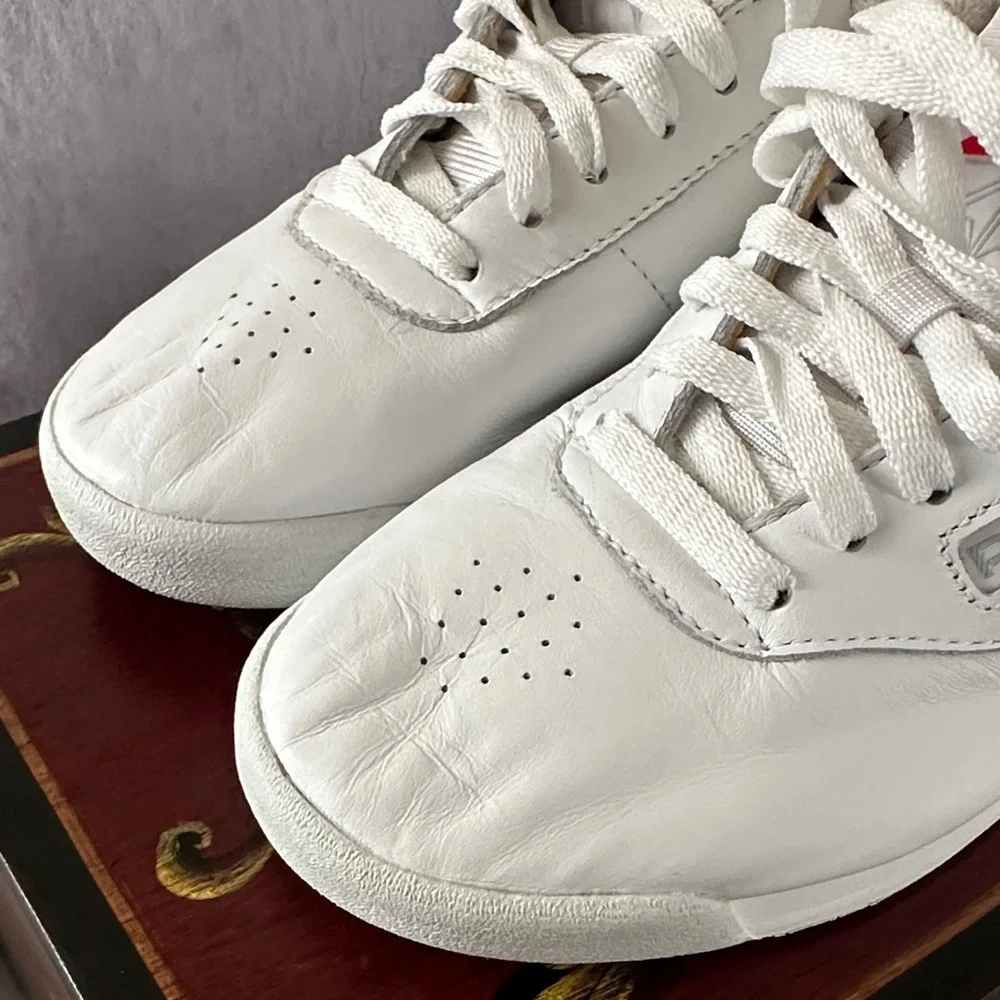 Reebok White Leather Trainers - Picture 8 of 8